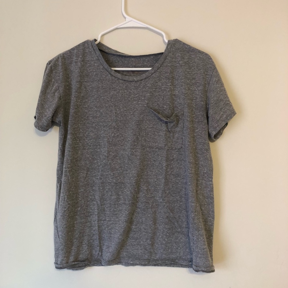 Gray comfy tee